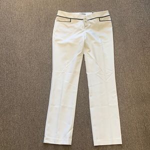 EXPRESS WOMANS WHITE PANTS WITH BLK TRIM NEW PERFECT FOR SUMMER SIZE(8R)